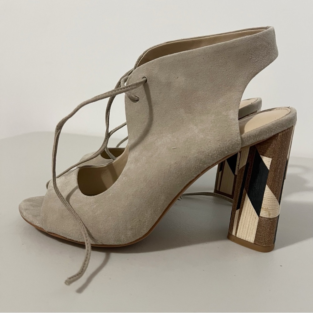 Vitto‎ Rossi Beige Suede Block 4" Heels Size 9